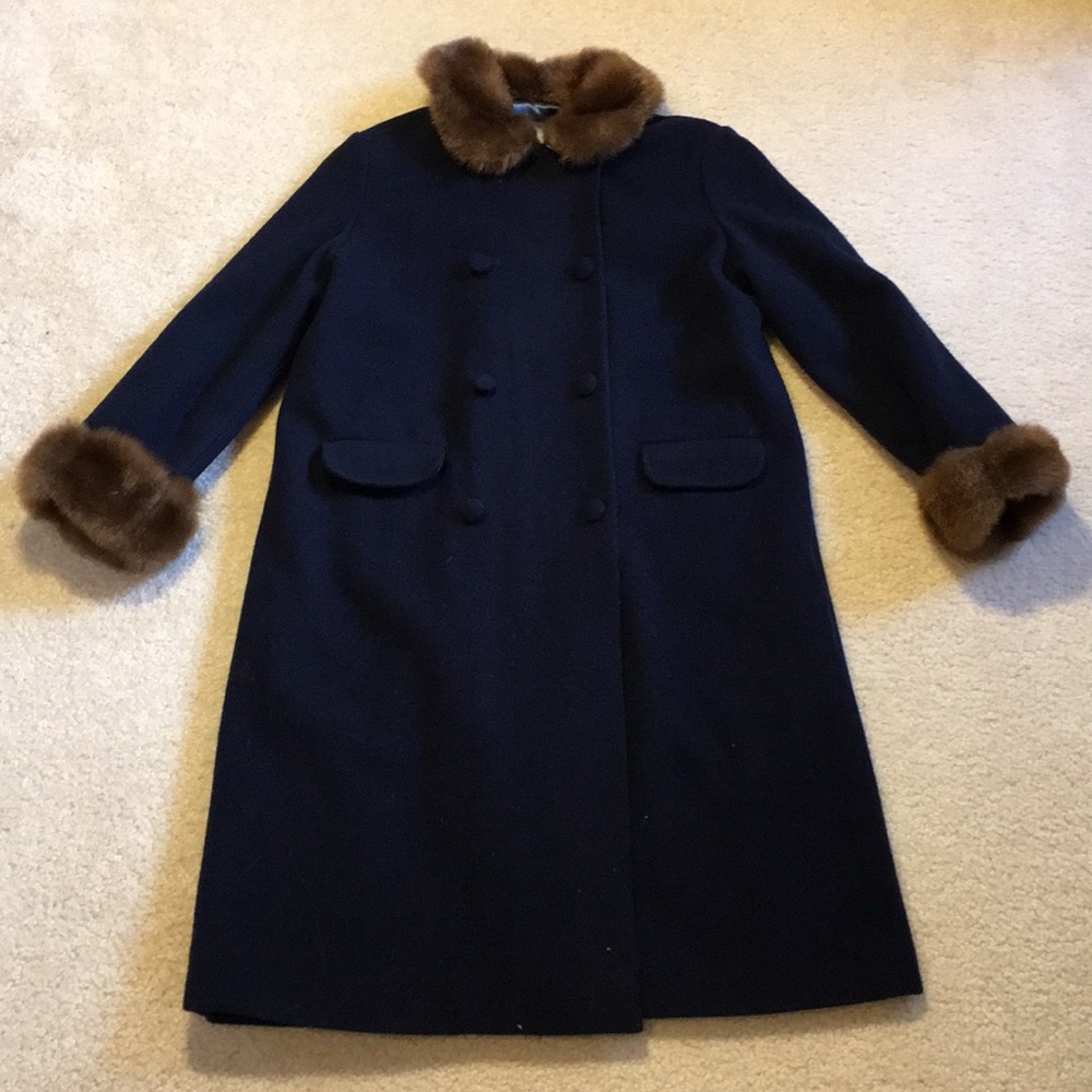 EUC Navy wool coat with fur trim